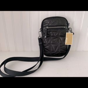 💕Micheal Kors Winnie Crossbody! NEVER USED!💕